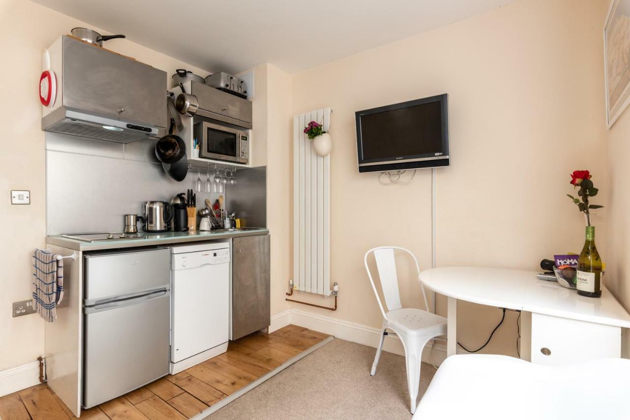 Little Brighton Beach Apartments - Also Separate Spa Cabin And Watersports Exterior foto